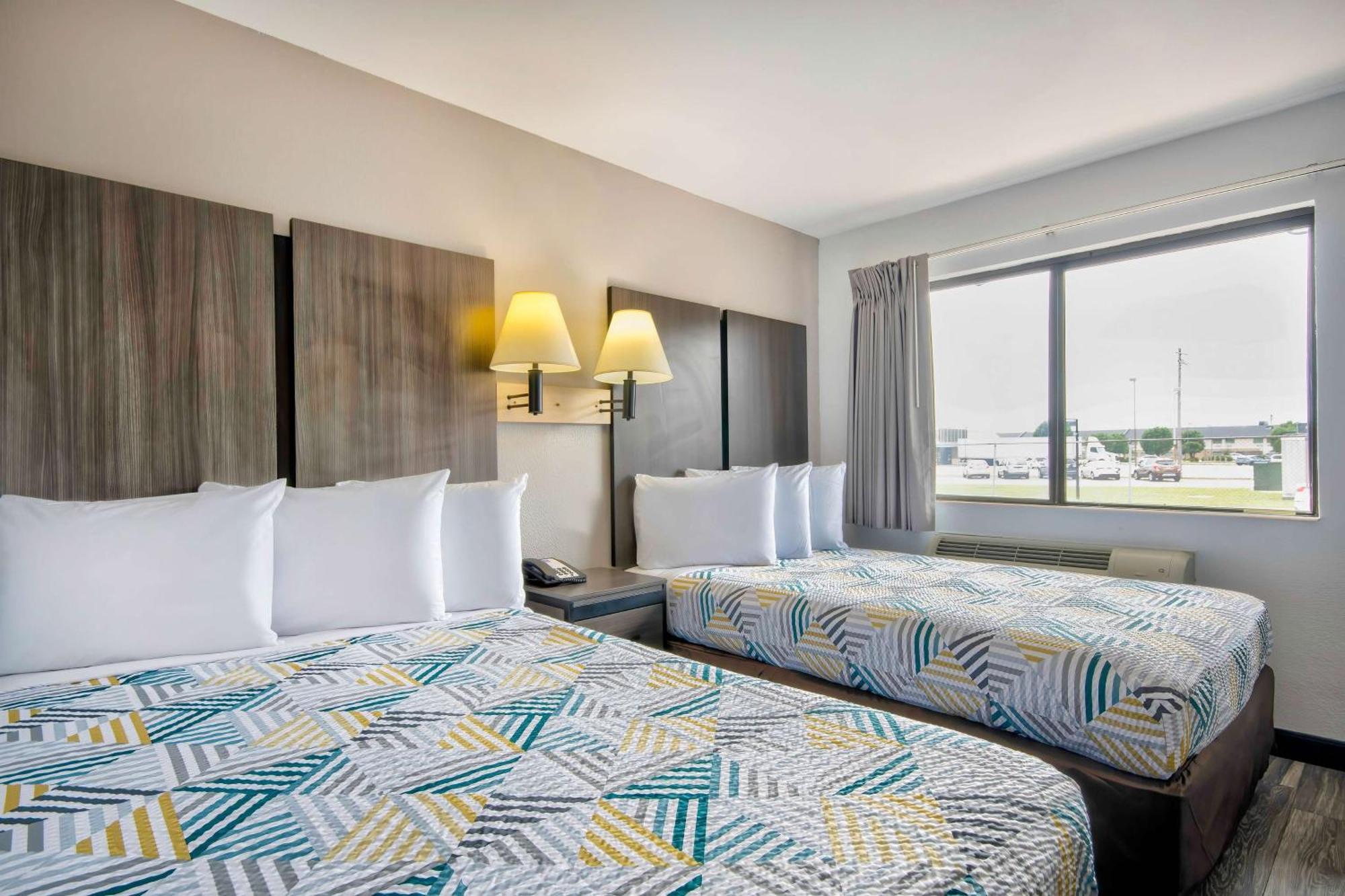 6 Hotel 2*
